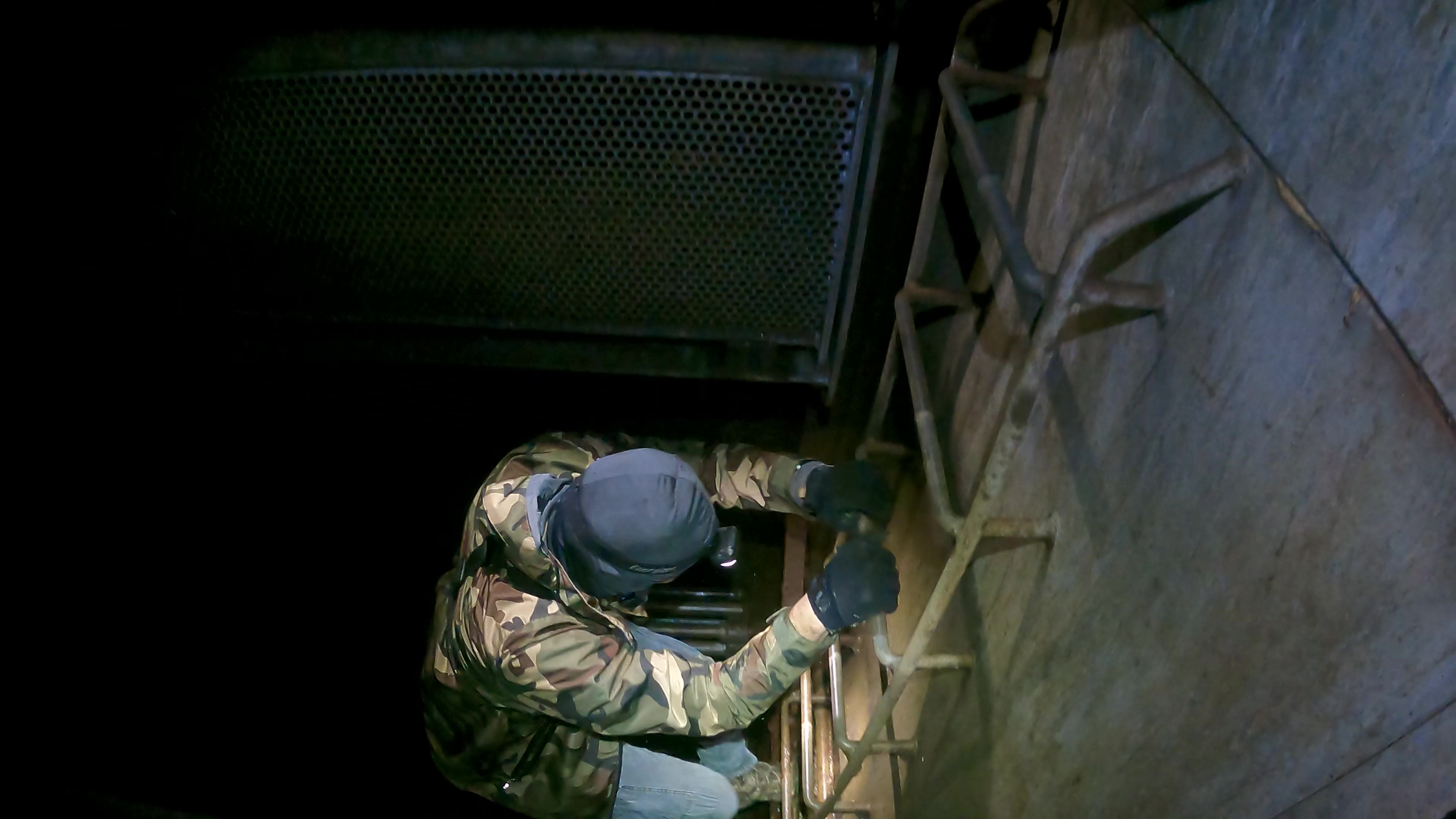 Climbing down into the gas chamber