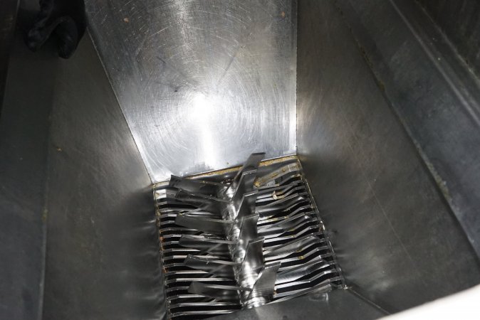 Macerator blades