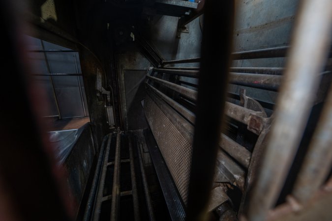 Side of gondolas in gas chamber