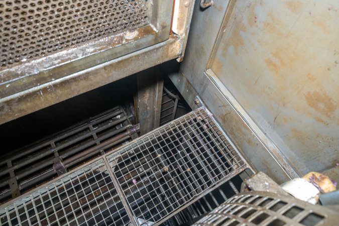 Walkway inside gas chamber