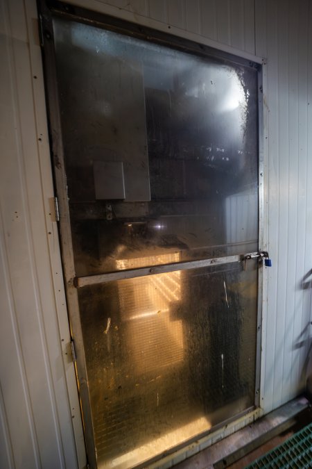 Gas chamber seen through maintenance door