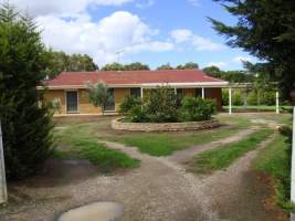 PoultryFarmsAustralia.com.au listing photo - http://www.poultryfarmsaustralia.com.au/property-details/vic/moolap/56.html - Captured at Moolap broiler farm, Moolap VIC Australia.