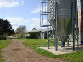 PoultryFarmsAustralia.com.au listing photo - http://www.poultryfarmsaustralia.com.au/property-past-details/vic/lethbridge/23.html - Captured at Unknown free-range egg farm, Lethbridge VIC Australia.