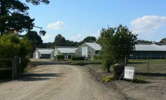 PoultryFarmsAustralia.com.au listing photo - http://www.poultryfarmsaustralia.com.au/property-past-details/vic/moorooduc/41.html - Captured at Edrington, Moorooduc VIC Australia.