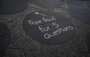 5 Question Challenge: Dominion Outreach Melbourne: 15 June 2025 - Animal rights activists participating in a street outreach event in St Kilda, Victoria, Australia. Some volunteers hold placards inviting pedestrians to answer 5 questions in exchange for a vegan treat. Others hold TVs showing footage from Farm Transparency Project’s dairy investigations. Together, they bring awareness to the hidden reality of what happens to cows, calves, and bulls in the Australian dairy industry. - Captured at VIC.